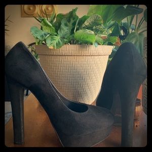 Beautiful Black Heels!